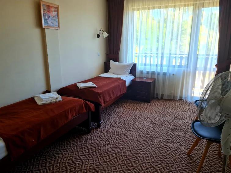 Family Hotel Bela Trjavna Buitenkant foto
