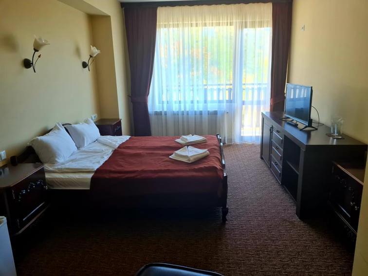 Family Hotel Bela Trjavna Buitenkant foto