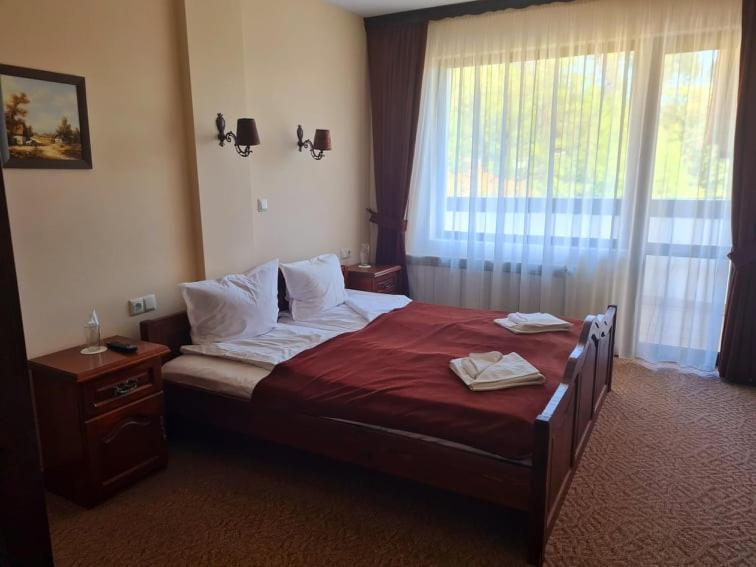 Family Hotel Bela Trjavna Buitenkant foto